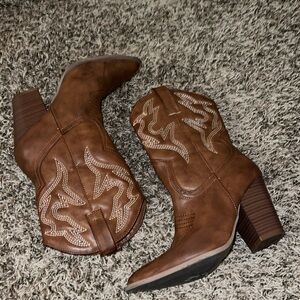 Brown Cow Girl Boots